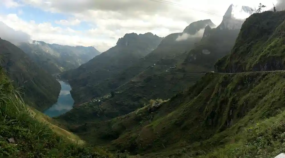 The Spectacular Ma Pi Leng Pass!